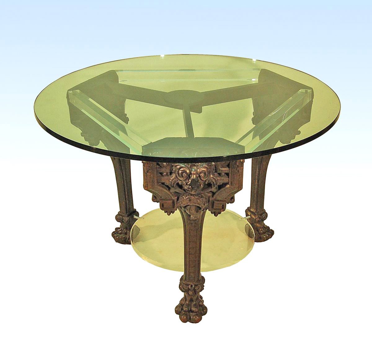 Table Design &agrave; Pi&eacute;tement Sculpt&eacute; XIXe