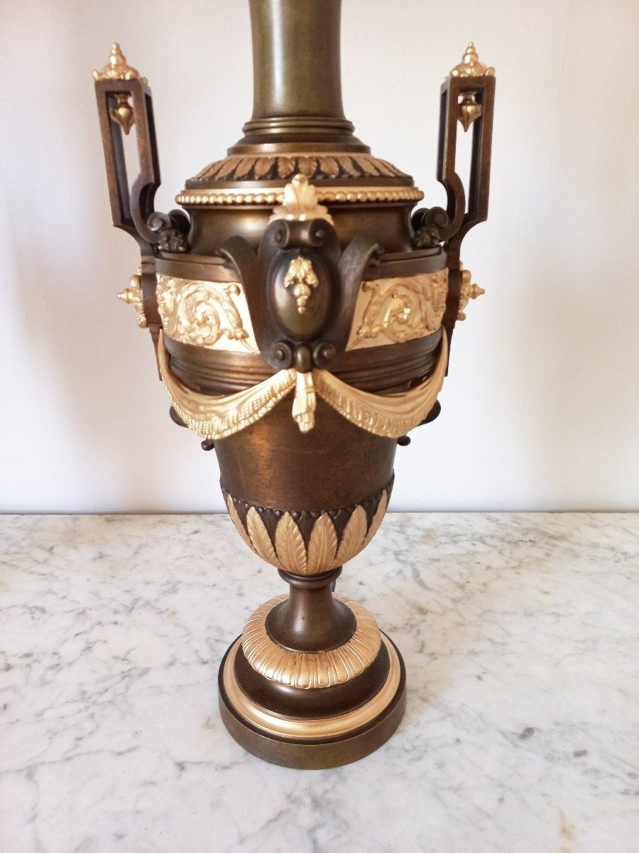 Importante Paire De Lampes à l 'Antique En Bronze Patiné Et Doré XIXe Siècle-photo-2