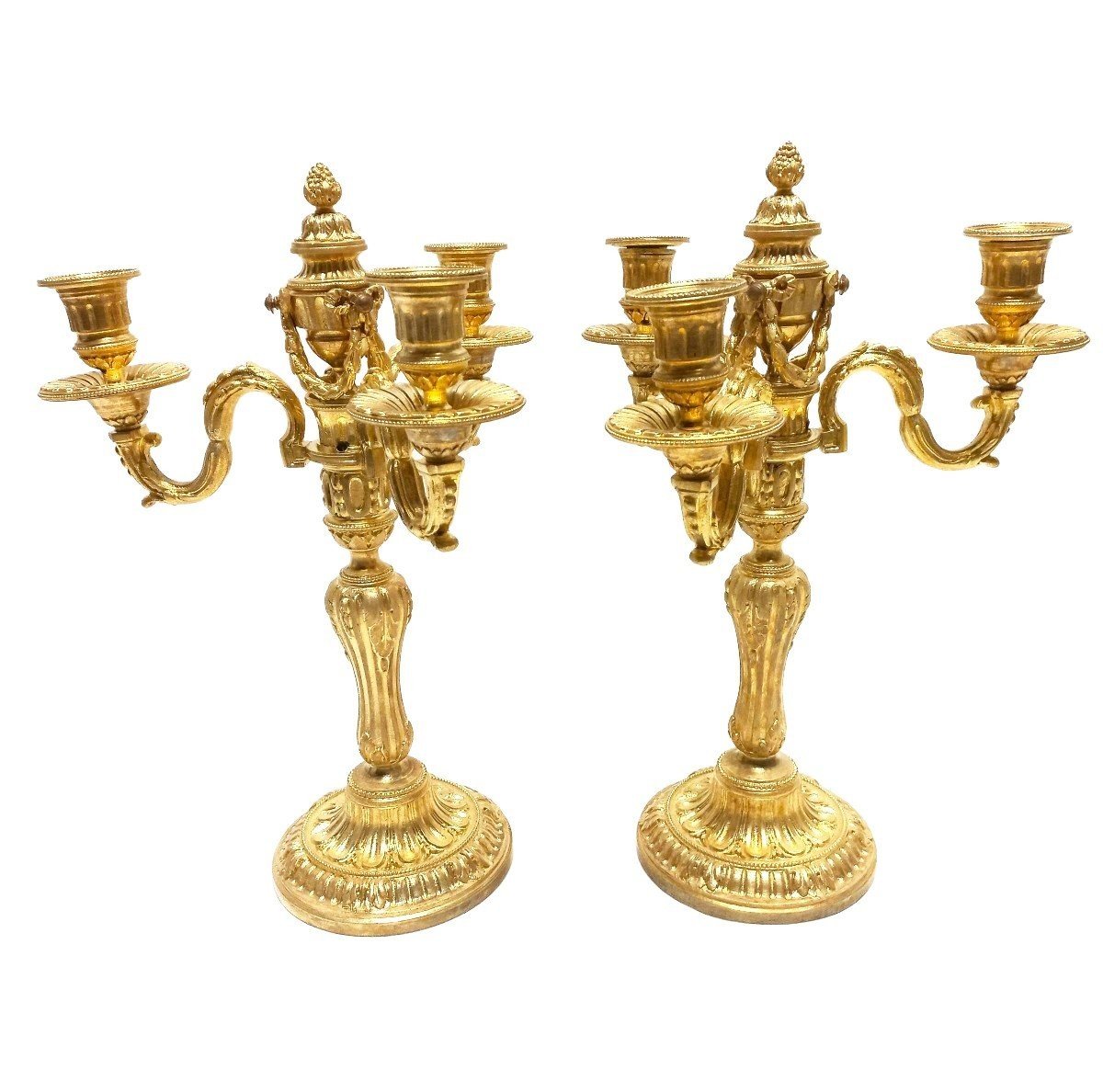 Paire De Candélabres XIXe En Bronze Doré Et Ciselé