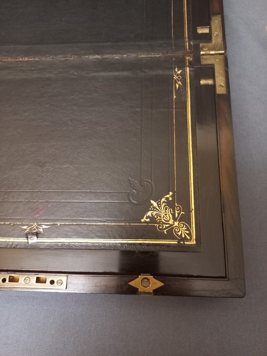 Important Travel Writing Desk In Magnifying Glass-photo-2