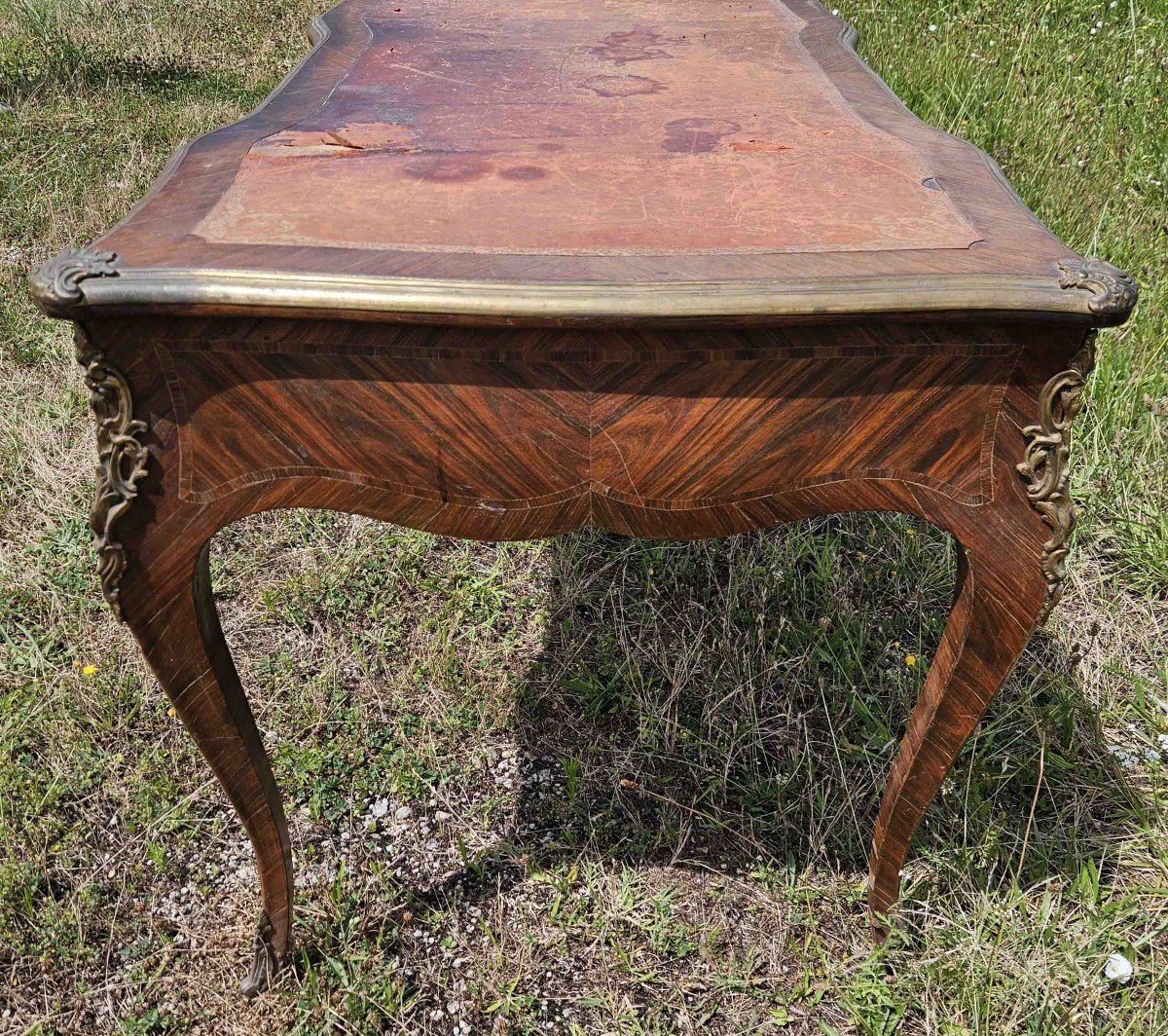 Louis XV Desk In Violet Wood And Gilt Bronze In Ingotière-photo-1