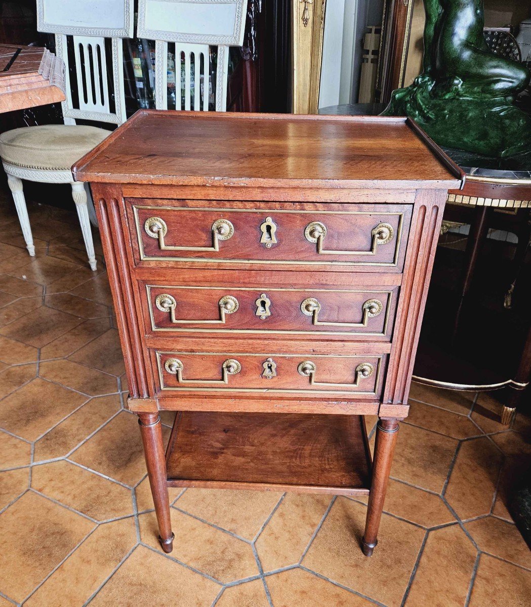Table de salon Chiffonnière En Noyer Fin XVIIIème