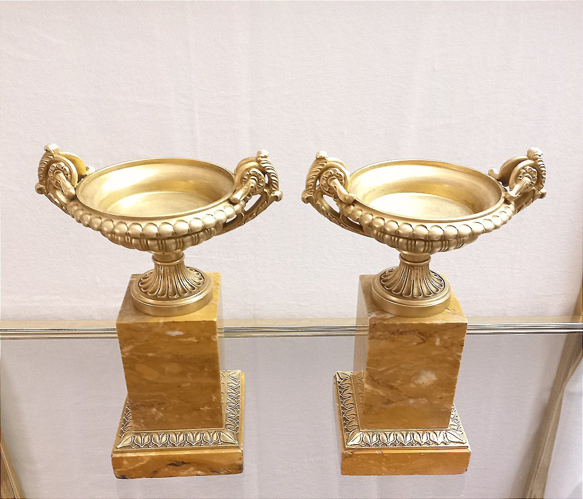 Paire de cassolettes début XIXe bronze doré et marbre jaune-photo-3