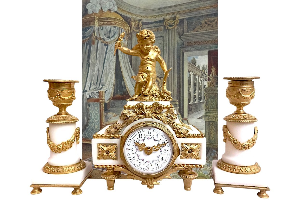 Pendulette De Boudoir Et Ses Flambeaux