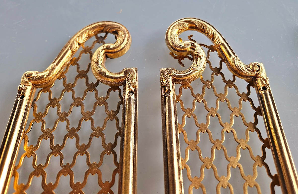 5 grandes Plaques de propreté Louis XV bronze ciselé et doré 