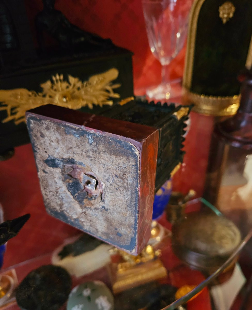 Inkwell Forming A Bell In The Cathedral Style Circa 1820-photo-1