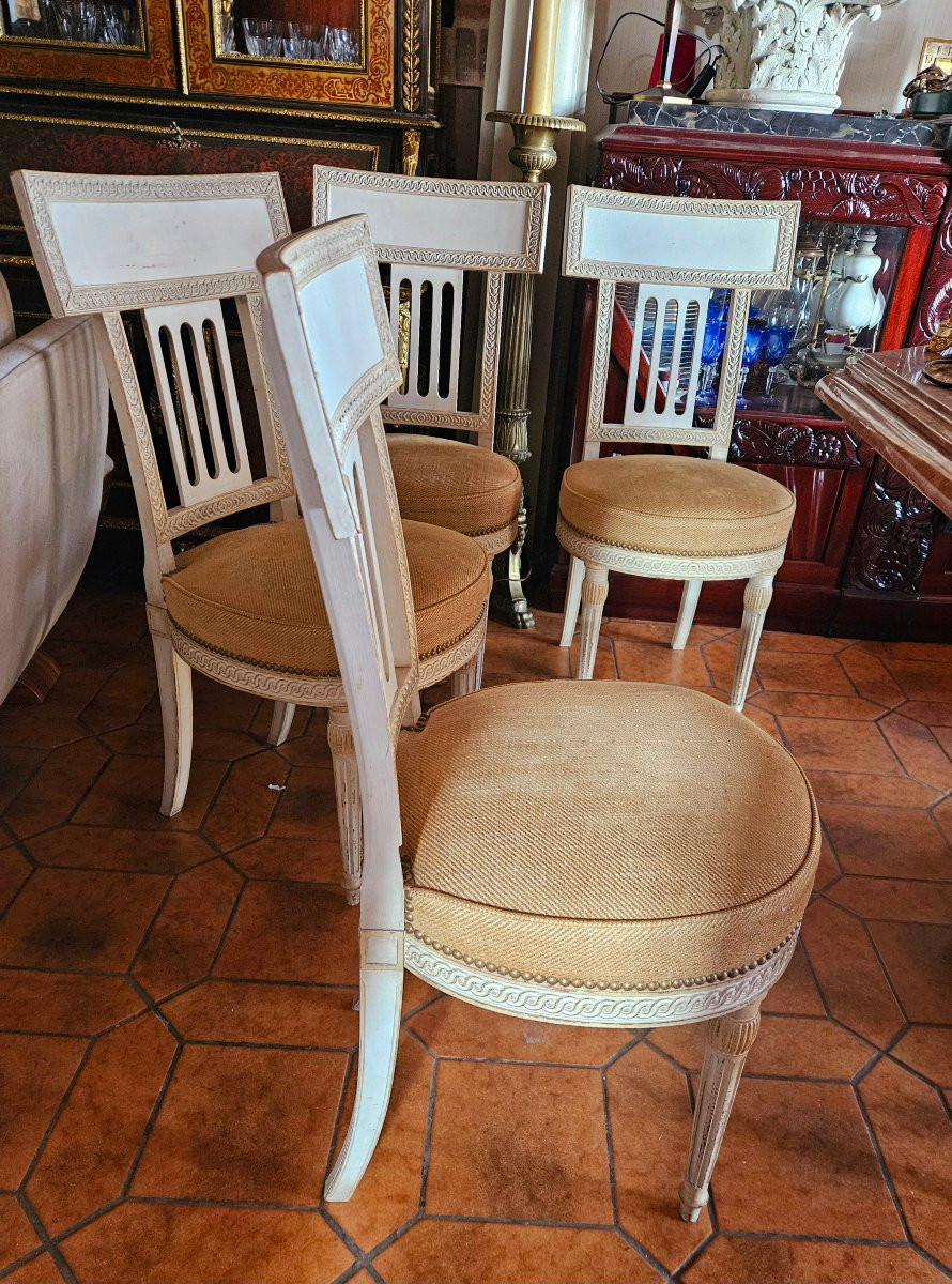 Suite de 4 chaises sculptées et laquées st Directoire -photo-2
