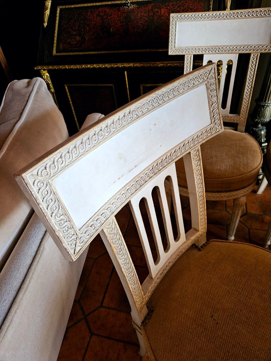 Suite de 4 chaises sculptées et laquées st Directoire -photo-5