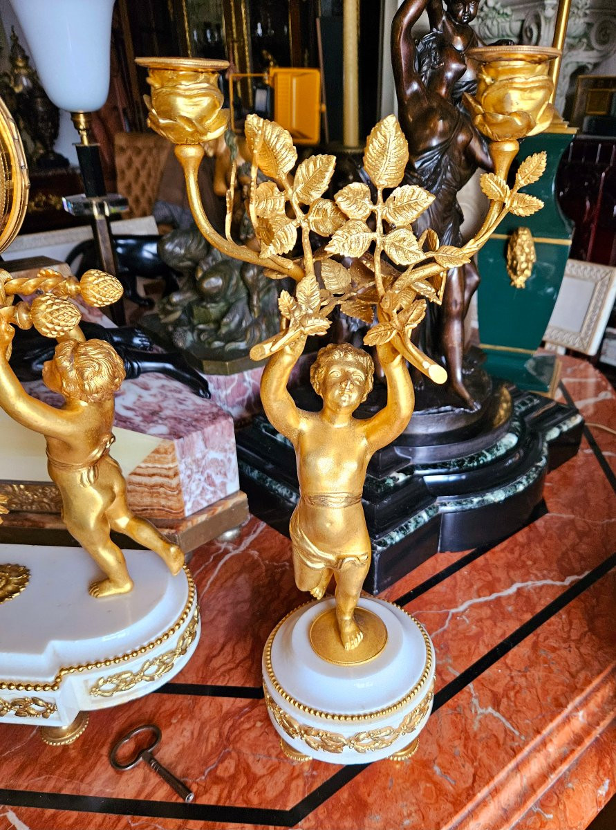 Clock And Censolettes With Putti, Marble And Gilt Bronze, 19th Century -photo-2