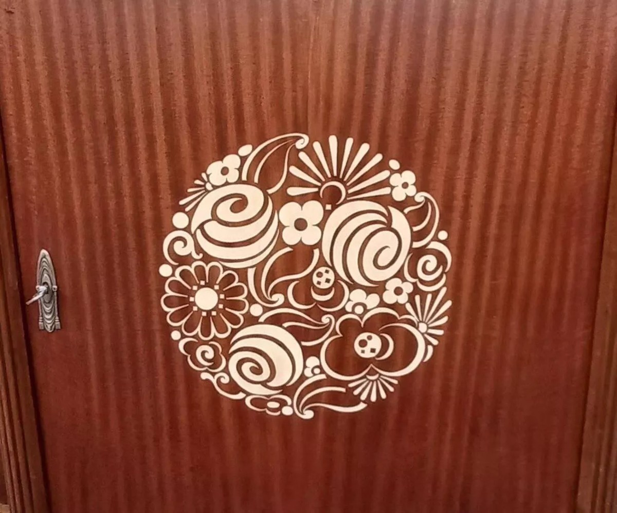 Small Marquetry Art Deco Sideboard-photo-3