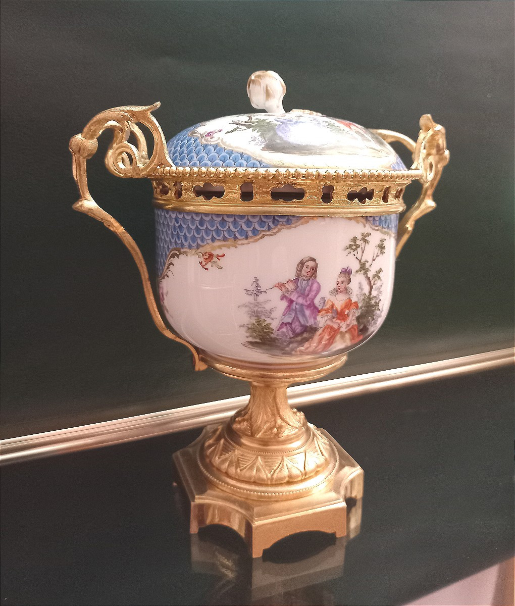 Meissen Porcelain Potpourri Jar With A Gilt Bronze Mount, 19th Century -photo-4