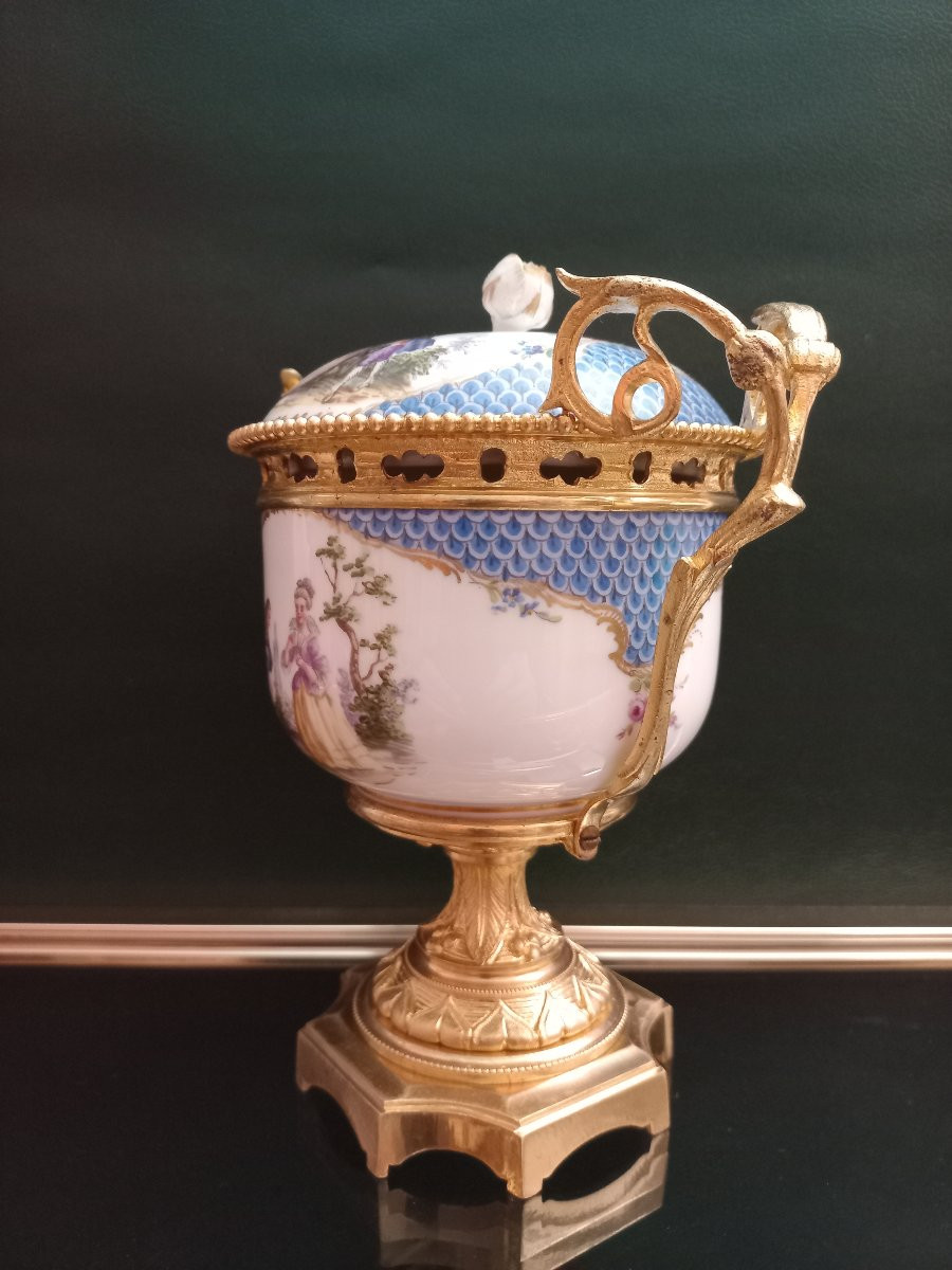 Meissen Porcelain Potpourri Jar With A Gilt Bronze Mount, 19th Century -photo-7