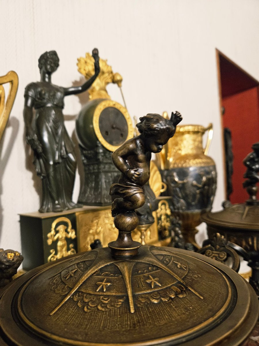 Antique-style Covered Cups In Patinated Bronze-photo-5