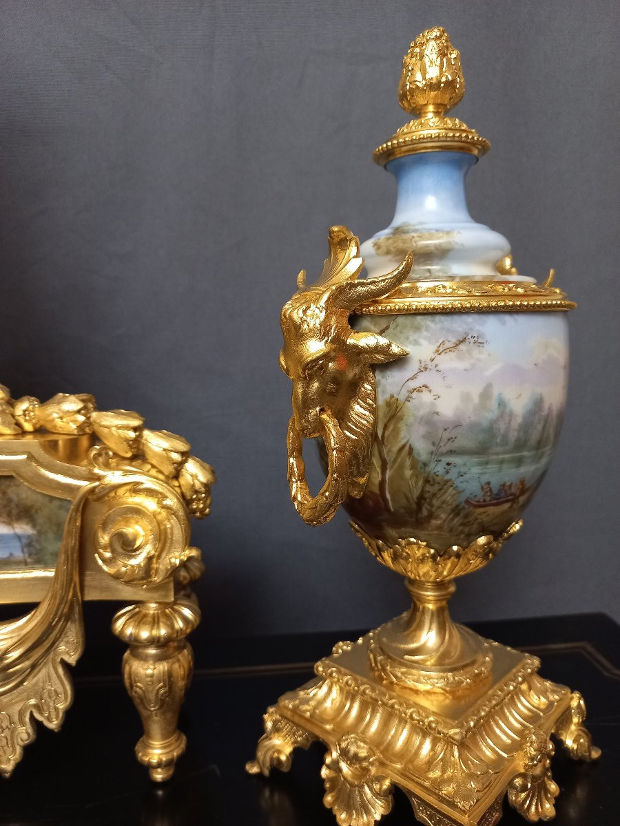 Garniture de cheminée en bronze et porcelaine-photo-3