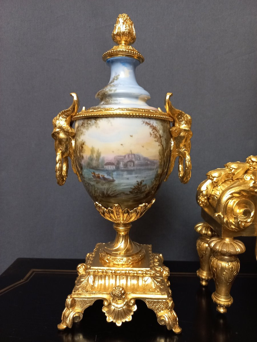 Garniture de cheminée en bronze et porcelaine-photo-1