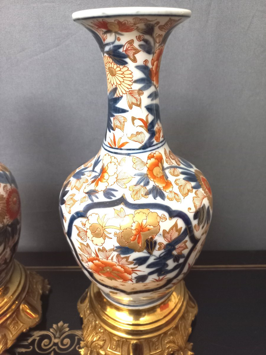 Pair Of 19th-century Japanese Porcelain Vases-photo-3