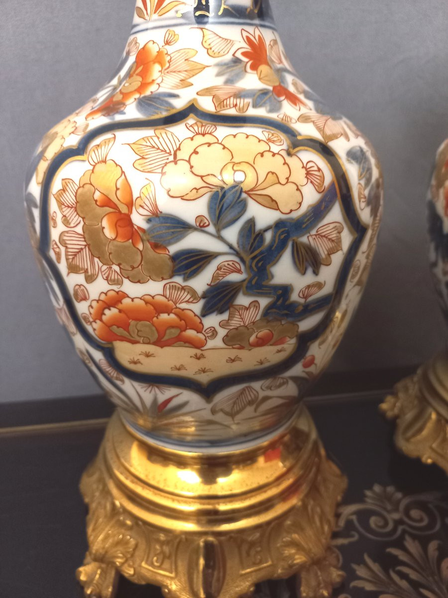 Pair Of 19th-century Japanese Porcelain Vases-photo-4