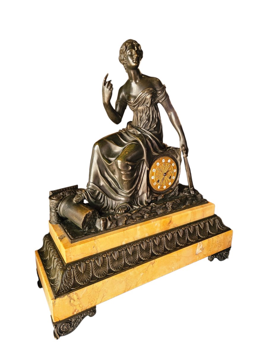 Importante pendule vers 1820 bronze patiné et marbre jaune de Sienne-photo-2