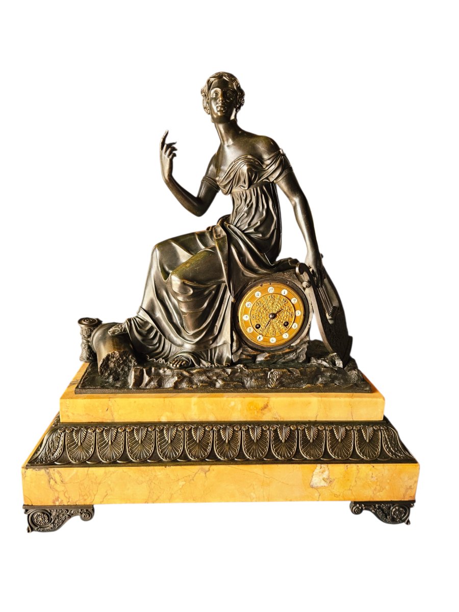 Importante pendule vers 1820 bronze patiné et marbre jaune de Sienne-photo-3