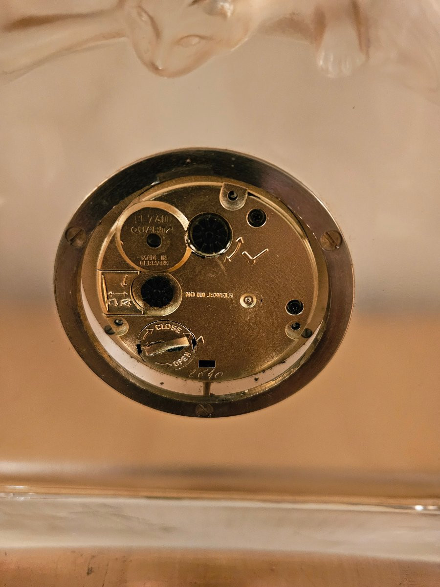 Lalique Cat Clock-photo-4