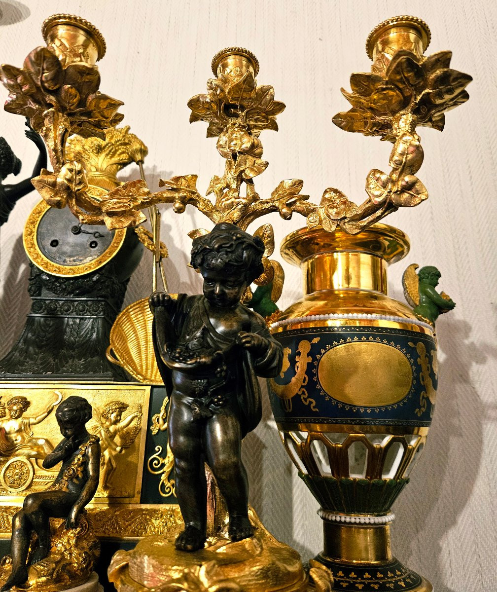 Paire de candélabres aux "putti"en bronze doré XIXème-photo-8
