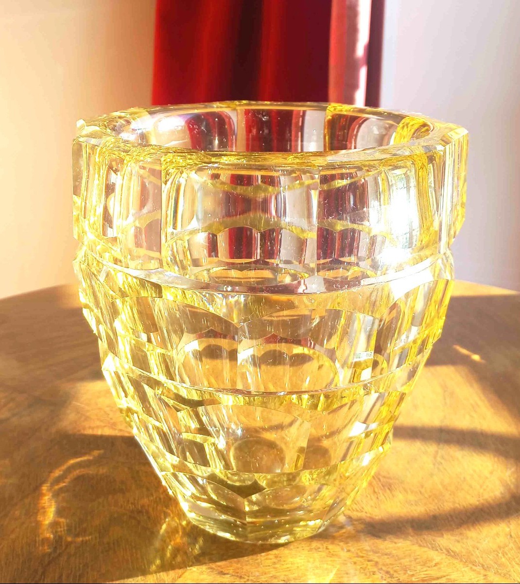 Vase Daum en cristal jaune vers 1930