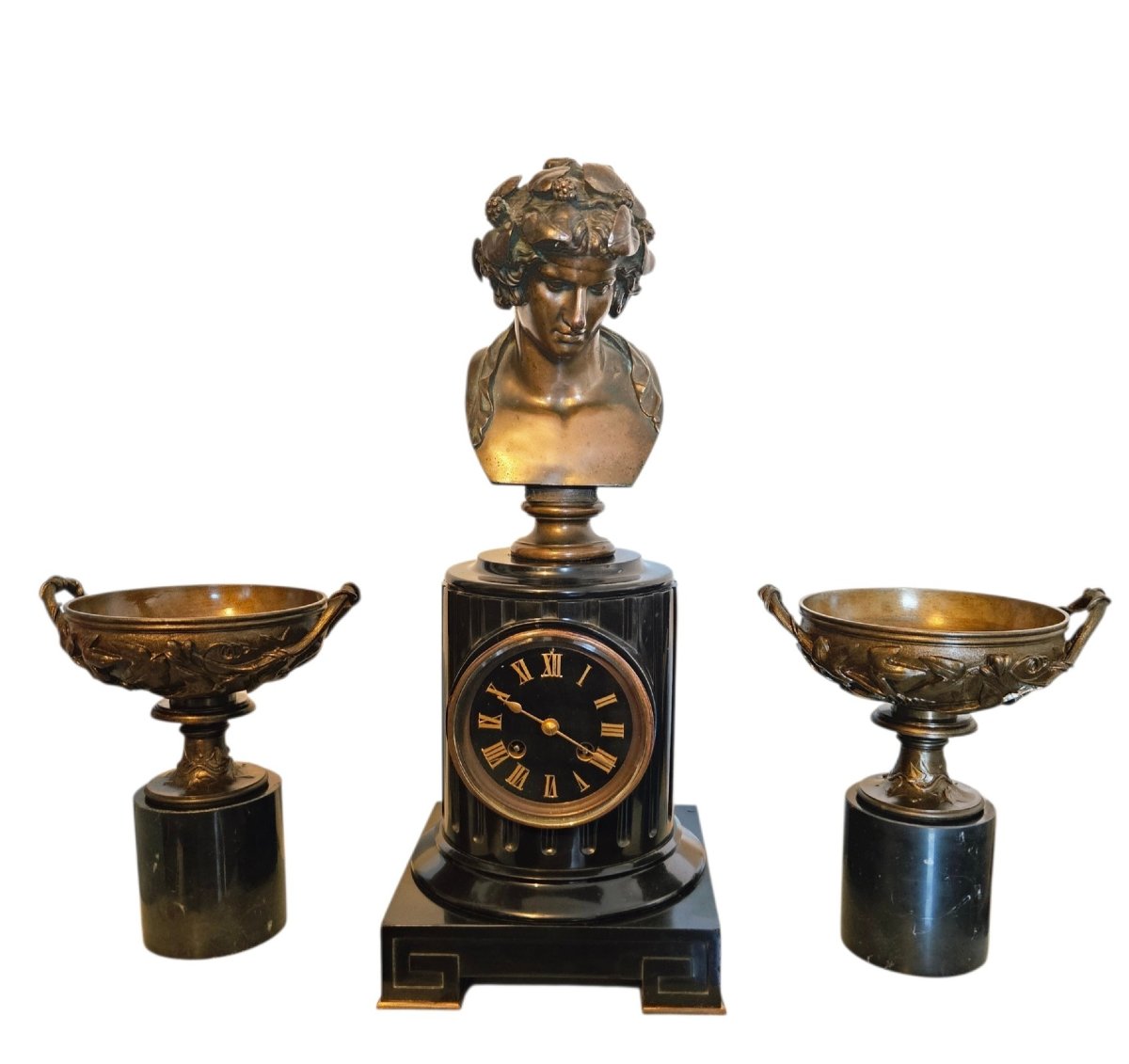 Garniture de Cheminée Barbedienne en marbre et bronze patiné XIXe