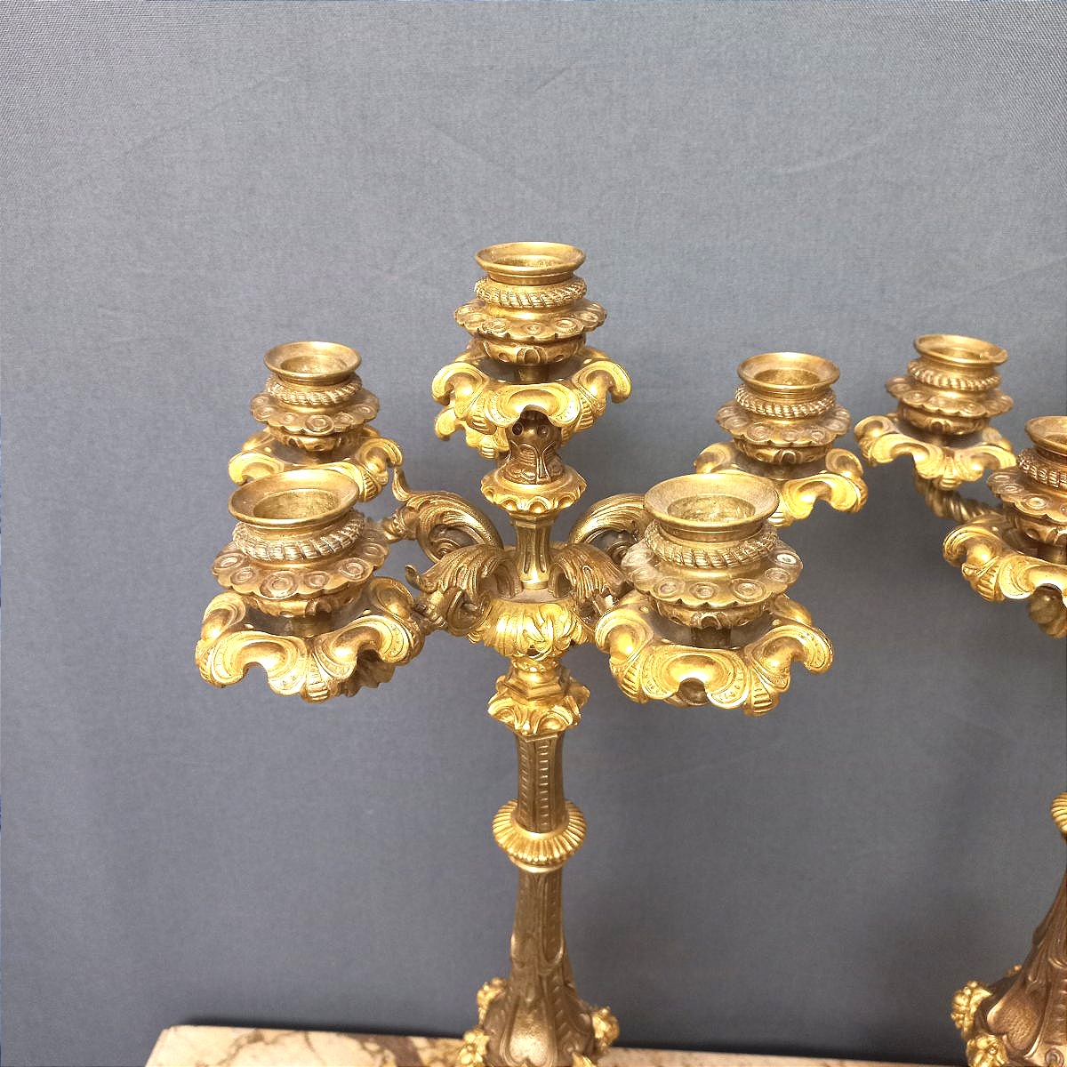 Paire de candélabres en bronze doré-photo-4