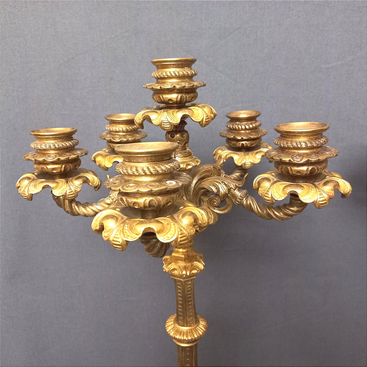Paire de candélabres en bronze doré-photo-3