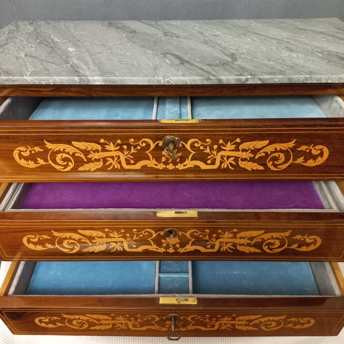 Petite commode Charles X  L 65 x H 46 cm-photo-1