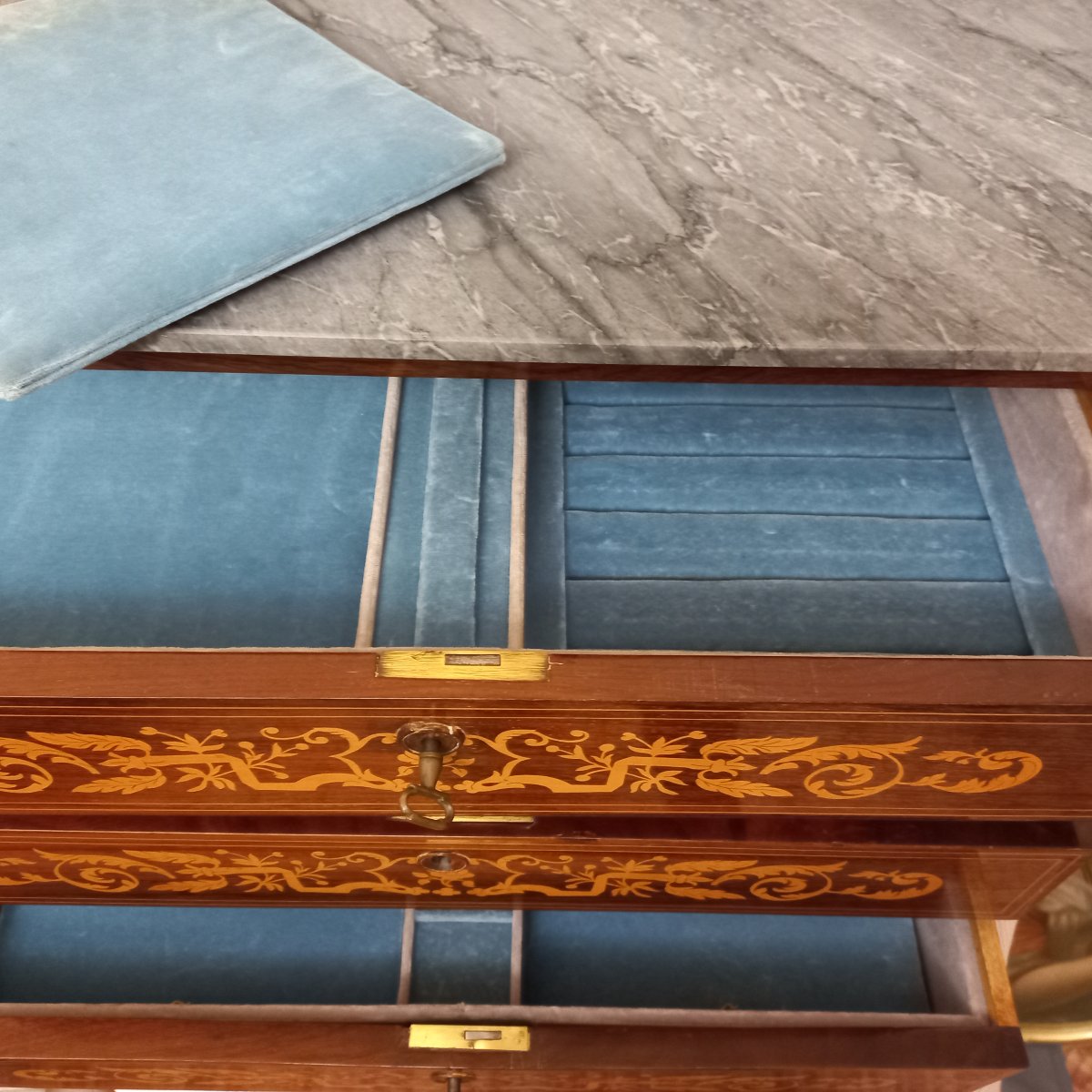 Petite commode Charles X  L 65 x H 46 cm-photo-2