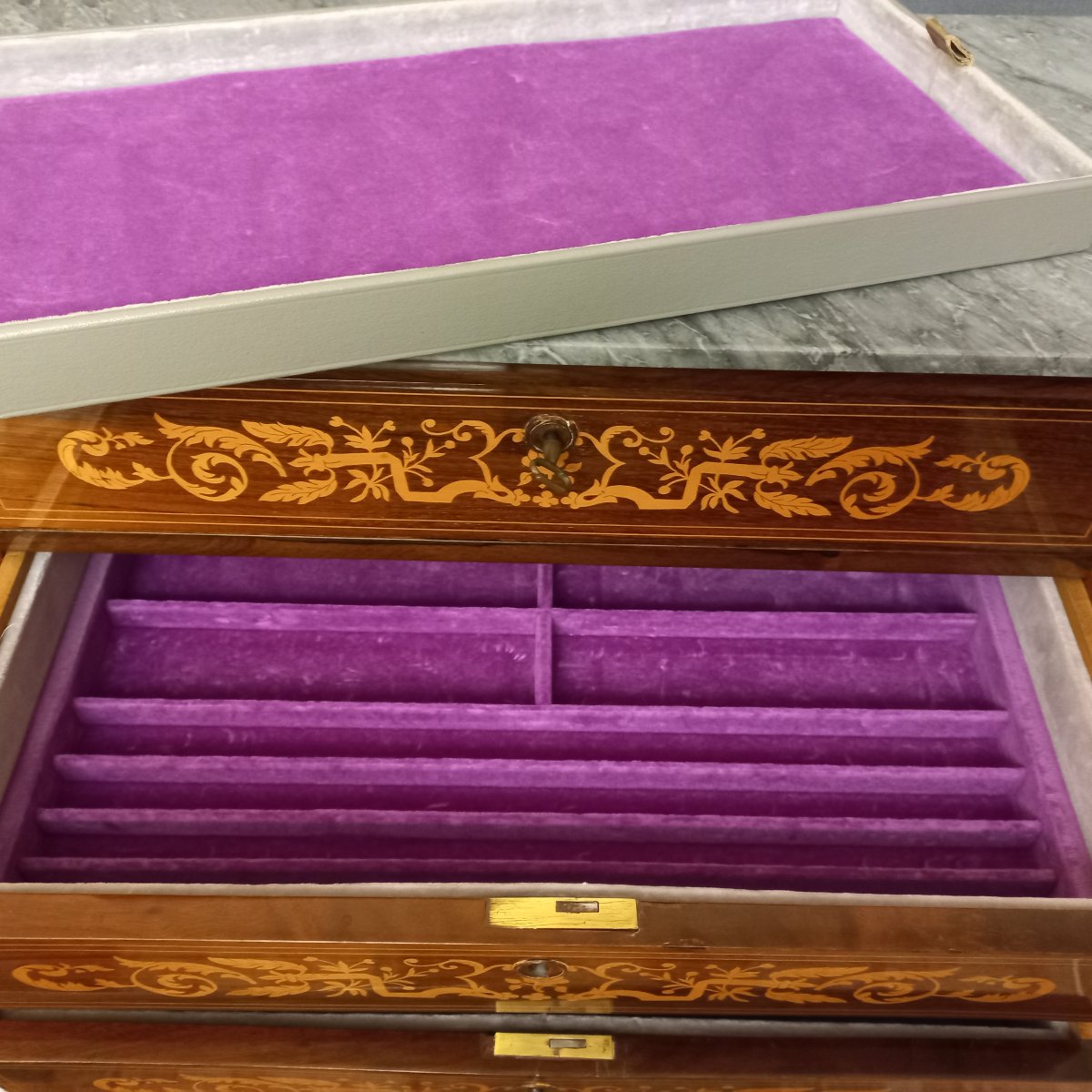 Petite commode Charles X  L 65 x H 46 cm-photo-3