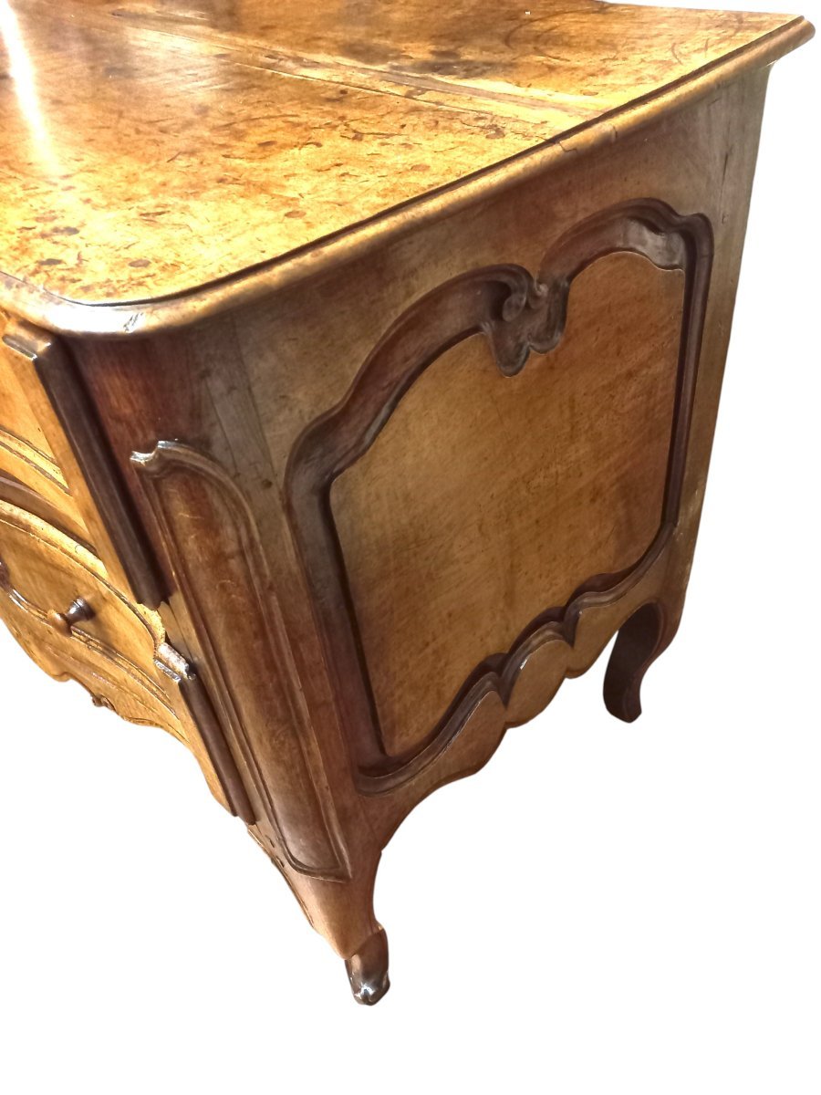 Commode galbée Louis XV en noyer XVIIIe siècle-photo-3