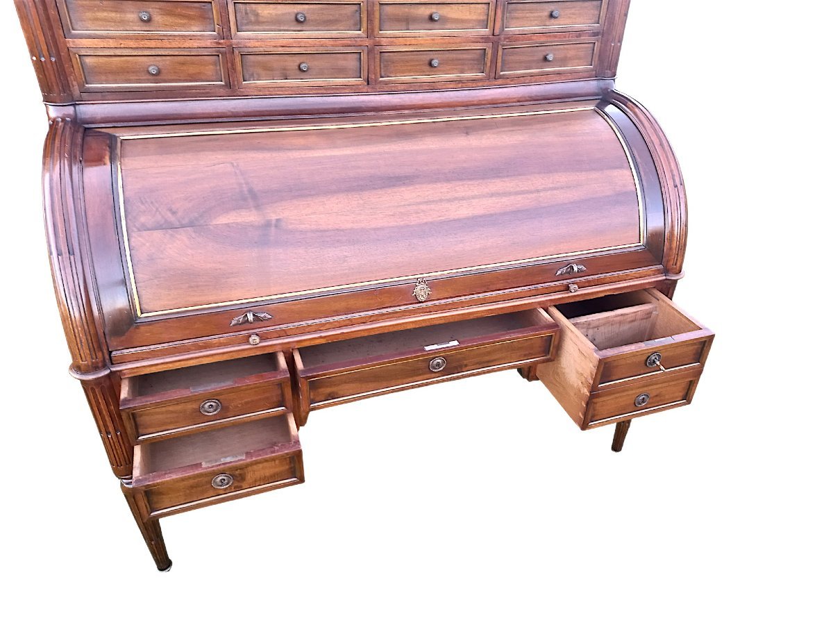 Louis XVI-style Walnut Cylinder Desk-photo-6