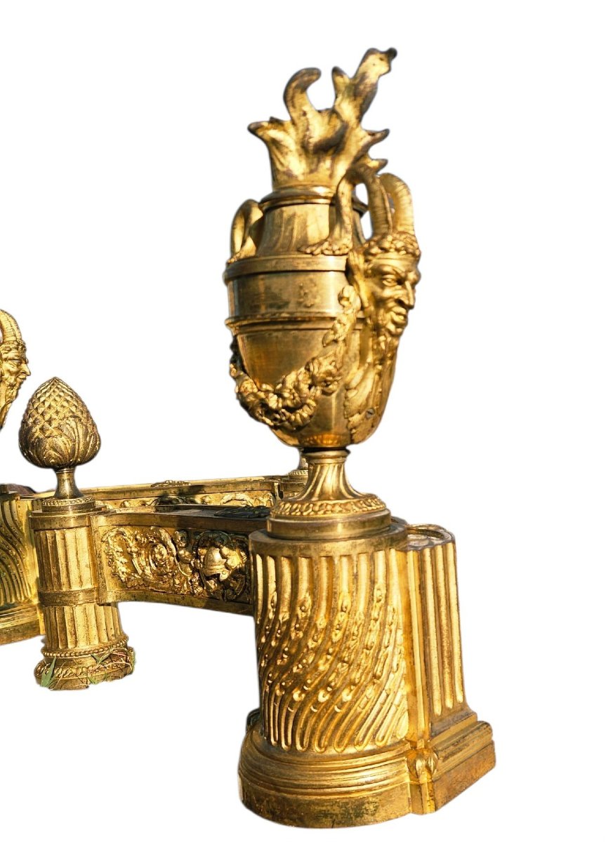 Paire de Grands Chenets "aux faunes" St Louis XVI  Bronze Doré - XIXe Siècle-photo-4