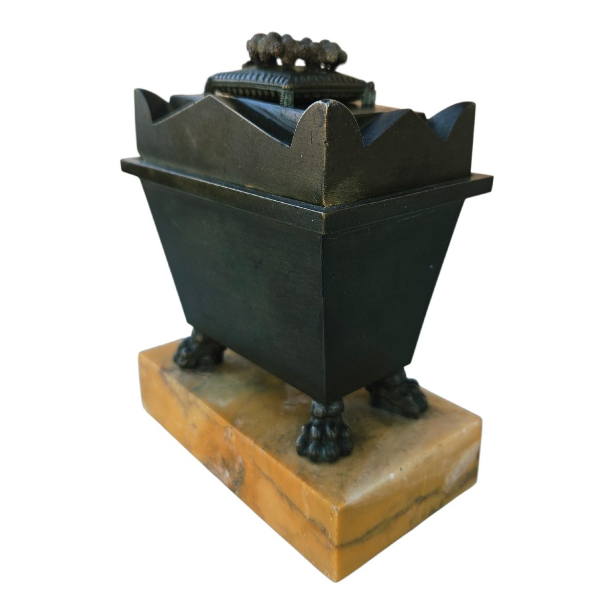 Petit coffret sarcophage en bronze patiné c. 1820 Grand Tour-photo-1