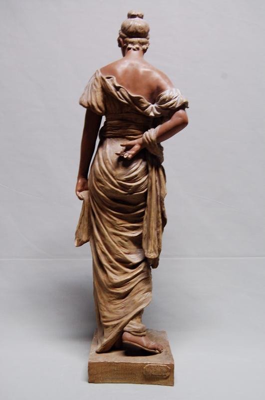 Goldscheider Grande Sculpture Femme Vêtue d'Un Drapé à l'Antique -photo-2