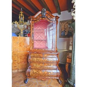 Meuble Vitrine Hollandais En Noyer Marquet&eacute; XVIII&egrave;me