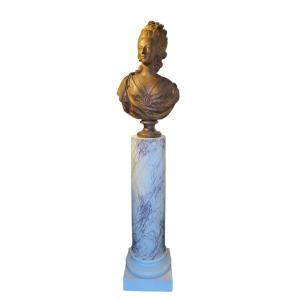Important buste de Marie-Antoinette sur colonne Ht 207 cm