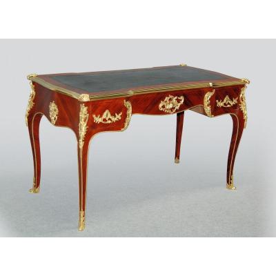 Bureau Plat à Caissons de style Louis XV En Amarante Et Bronze Doré