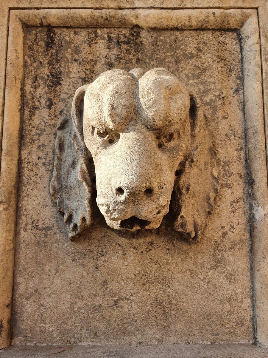 Fontaine en pierre Saint-Hubert-photo-2