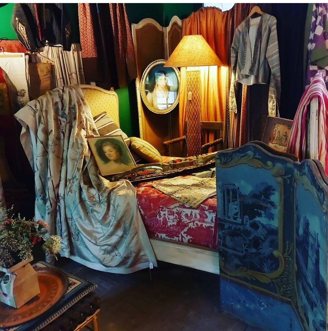 A l'Atelier des Textiles Anciens