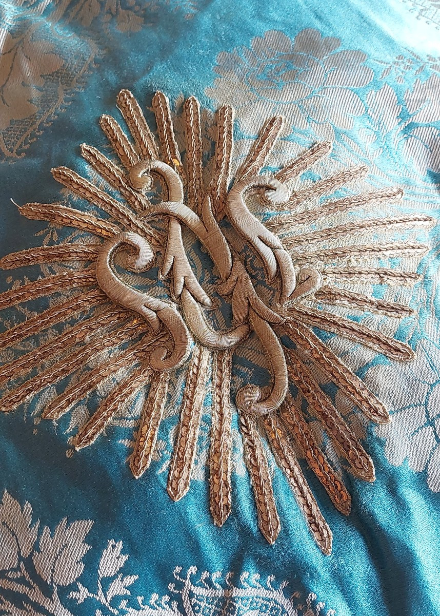 Dessus d'autel en soie époque XIXe 