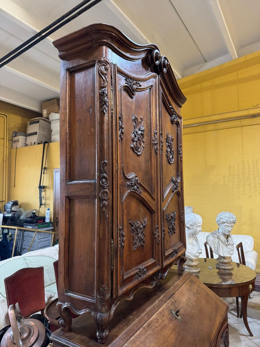 Piedmontese Walnut Drop-leaf Desk With Finely Carved Top-photo-6
