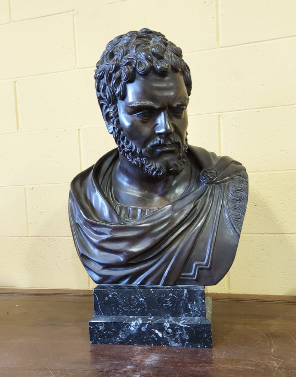 Buste en bronze du XXe siècle