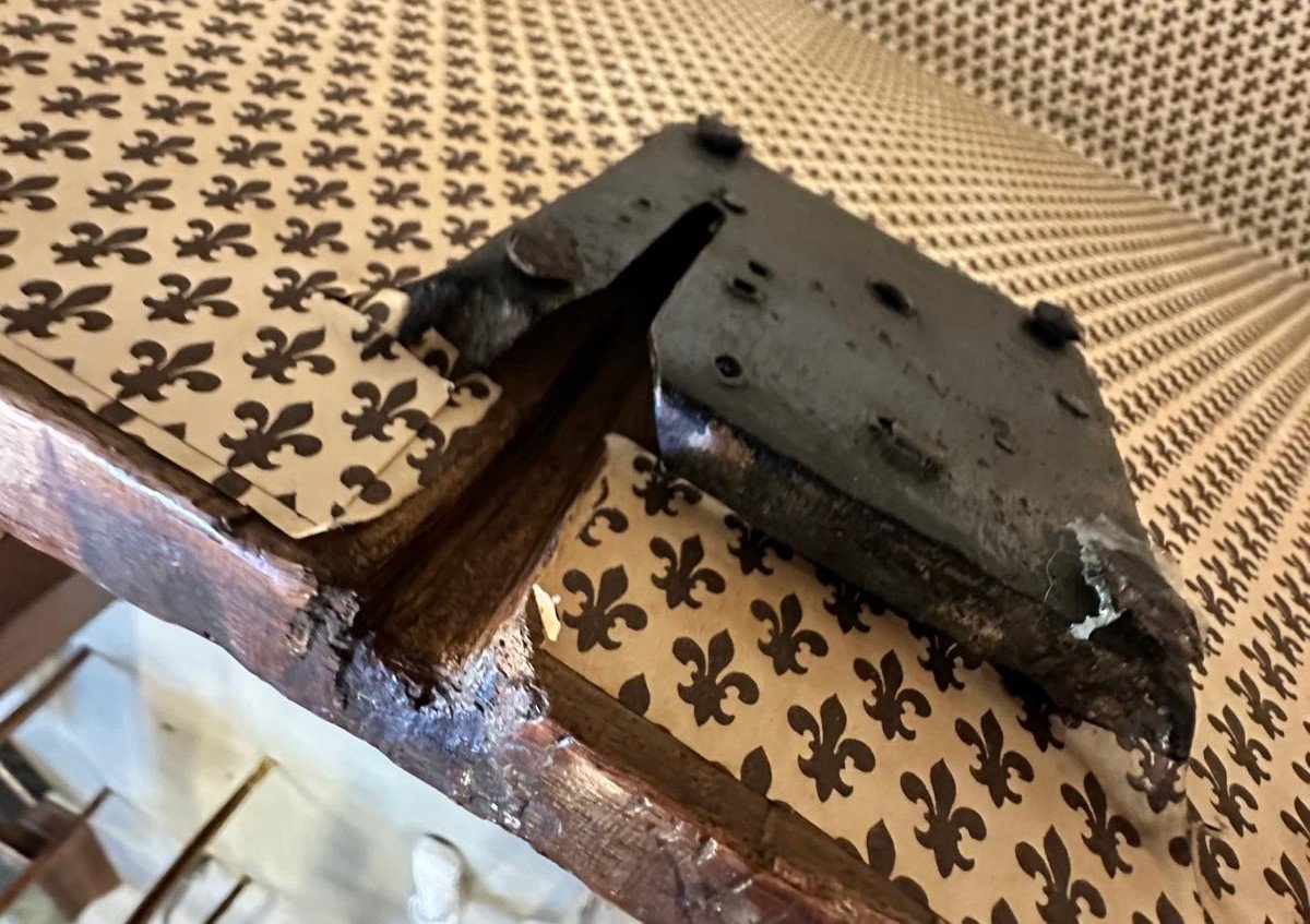 Coffre en noyer, XVIIe siècle -photo-2