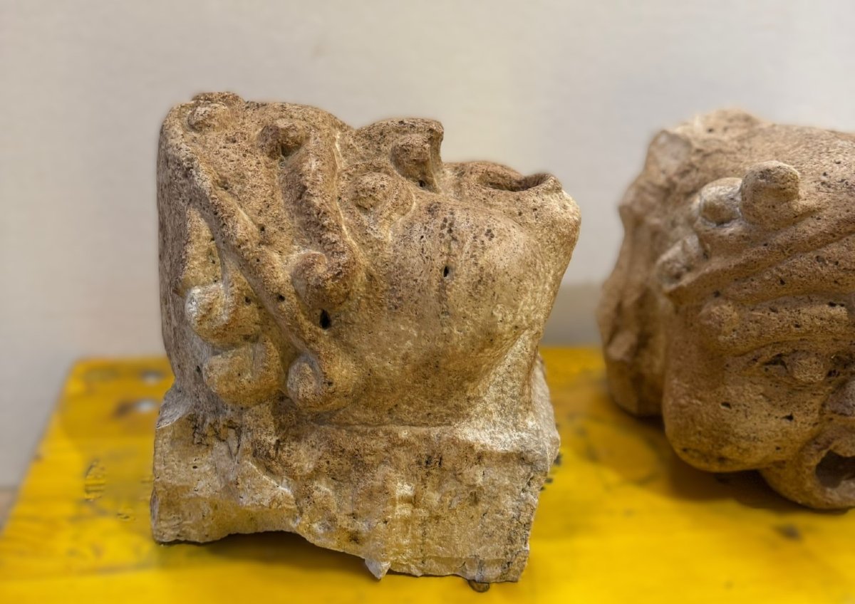 Masques de fontaine en pierre calcaire-photo-1