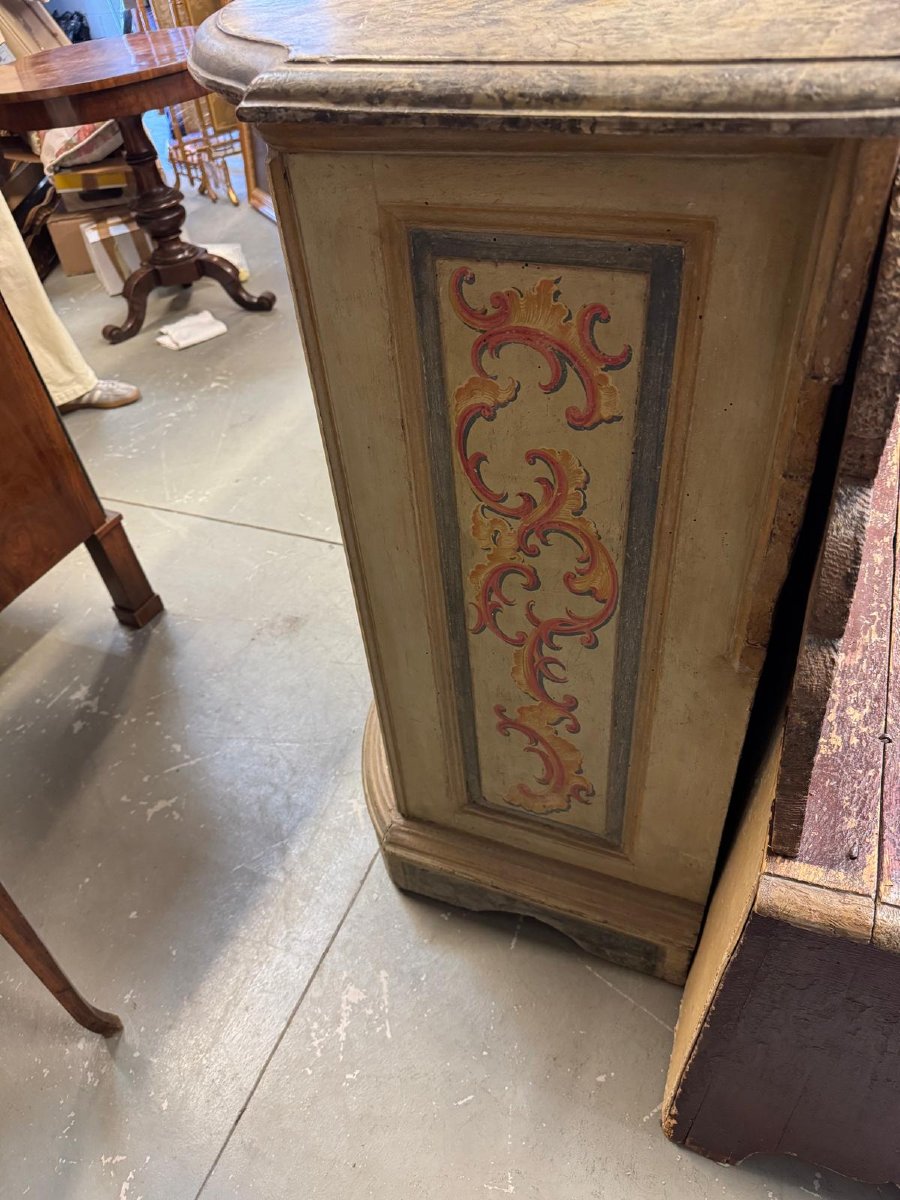 Buffet ancien en bois peint -photo-1