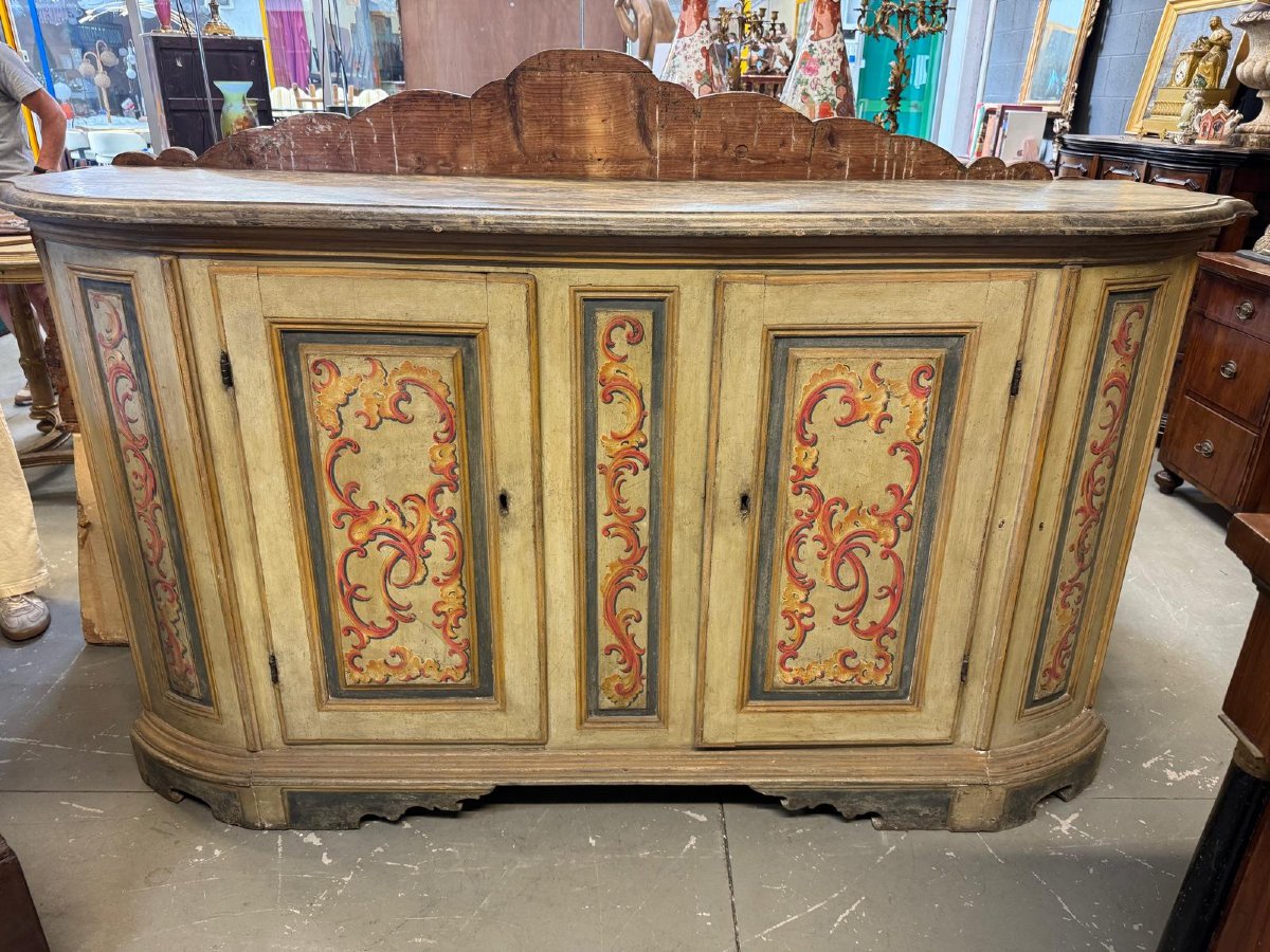 Buffet ancien en bois peint 