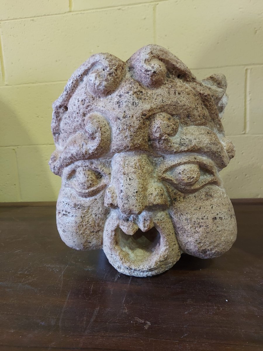 Masques de fontaine en pierre calcaire-photo-1